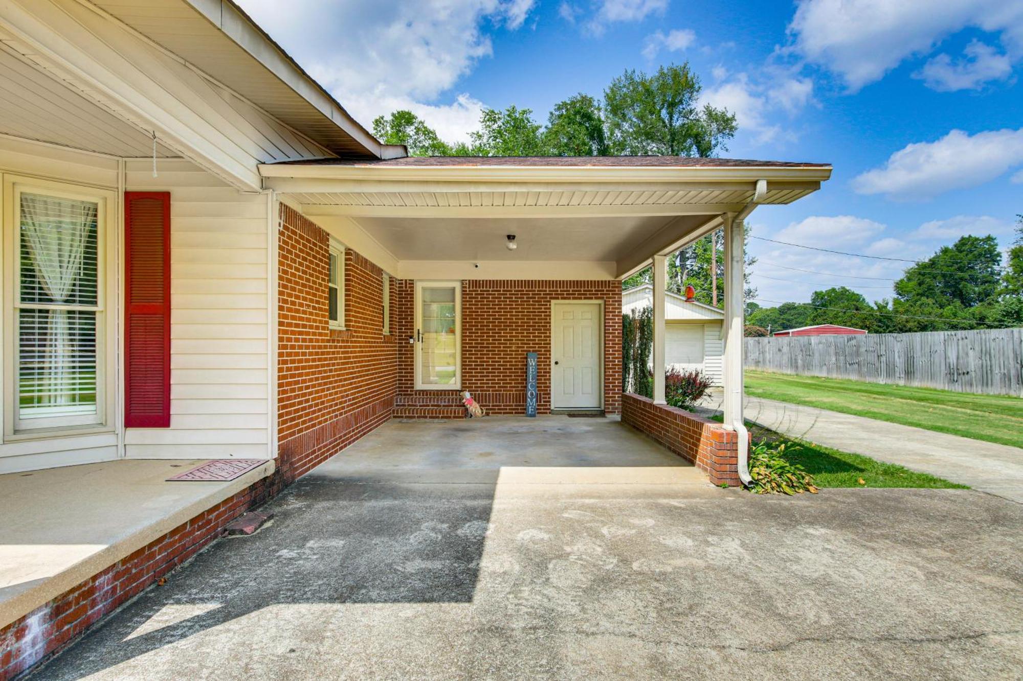 Florence Family Home With Dog-Friendly Yard Exterior photo