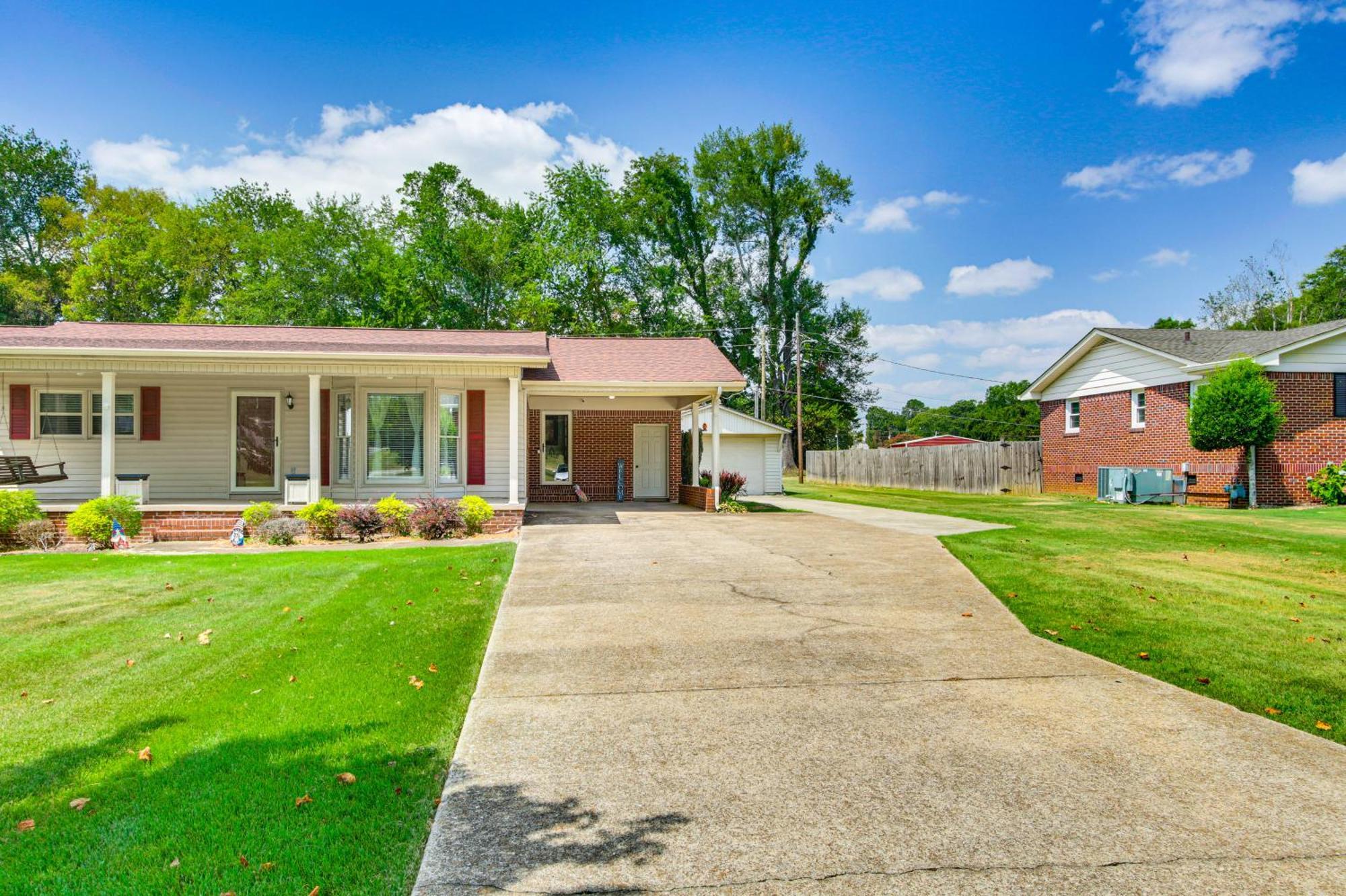 Florence Family Home With Dog-Friendly Yard Exterior photo