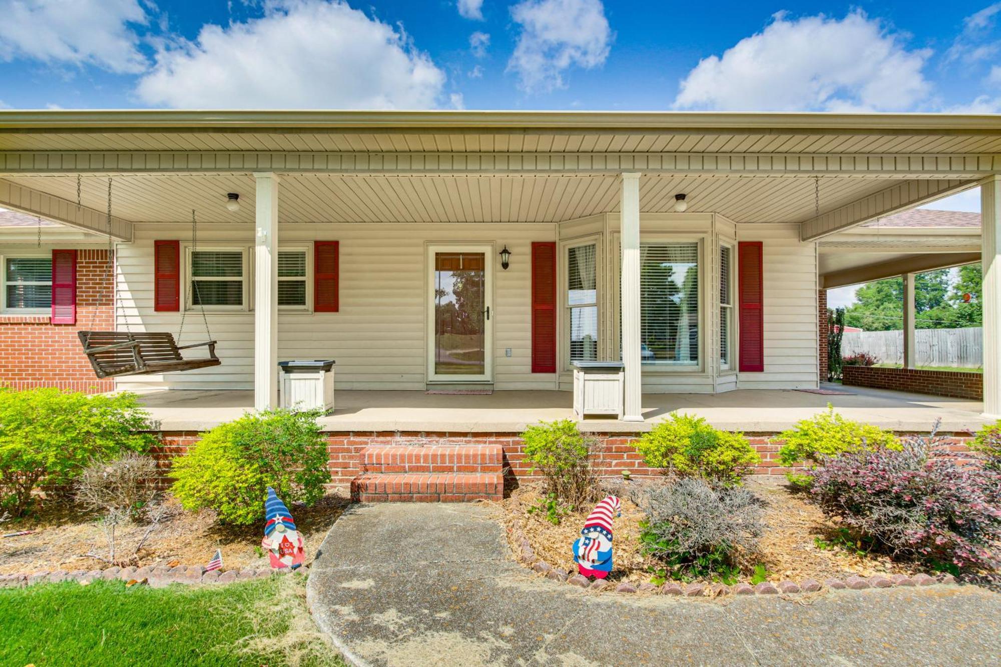 Florence Family Home With Dog-Friendly Yard Exterior photo