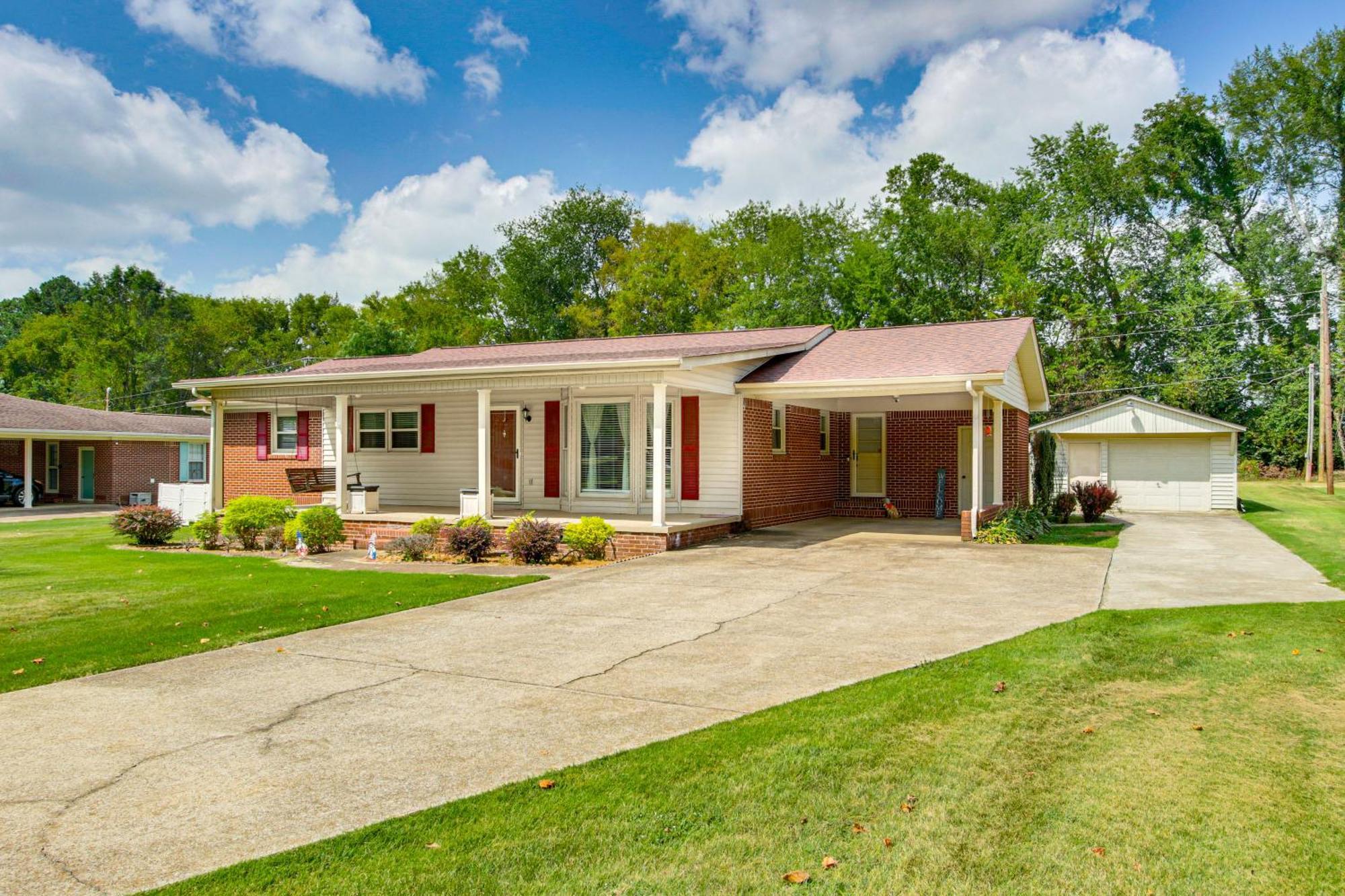 Florence Family Home With Dog-Friendly Yard Exterior photo